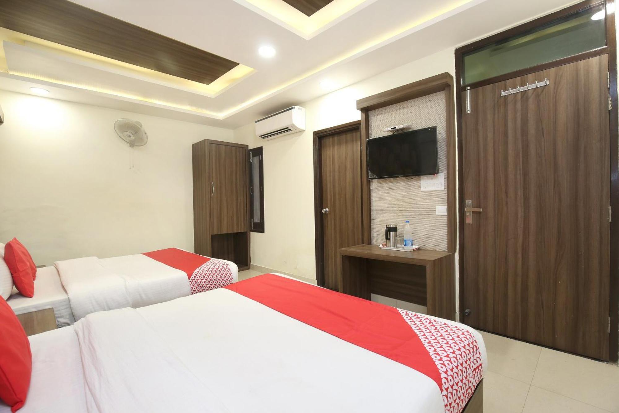 Oyo 17307 Hotel Kings Amritsar Bagian luar foto