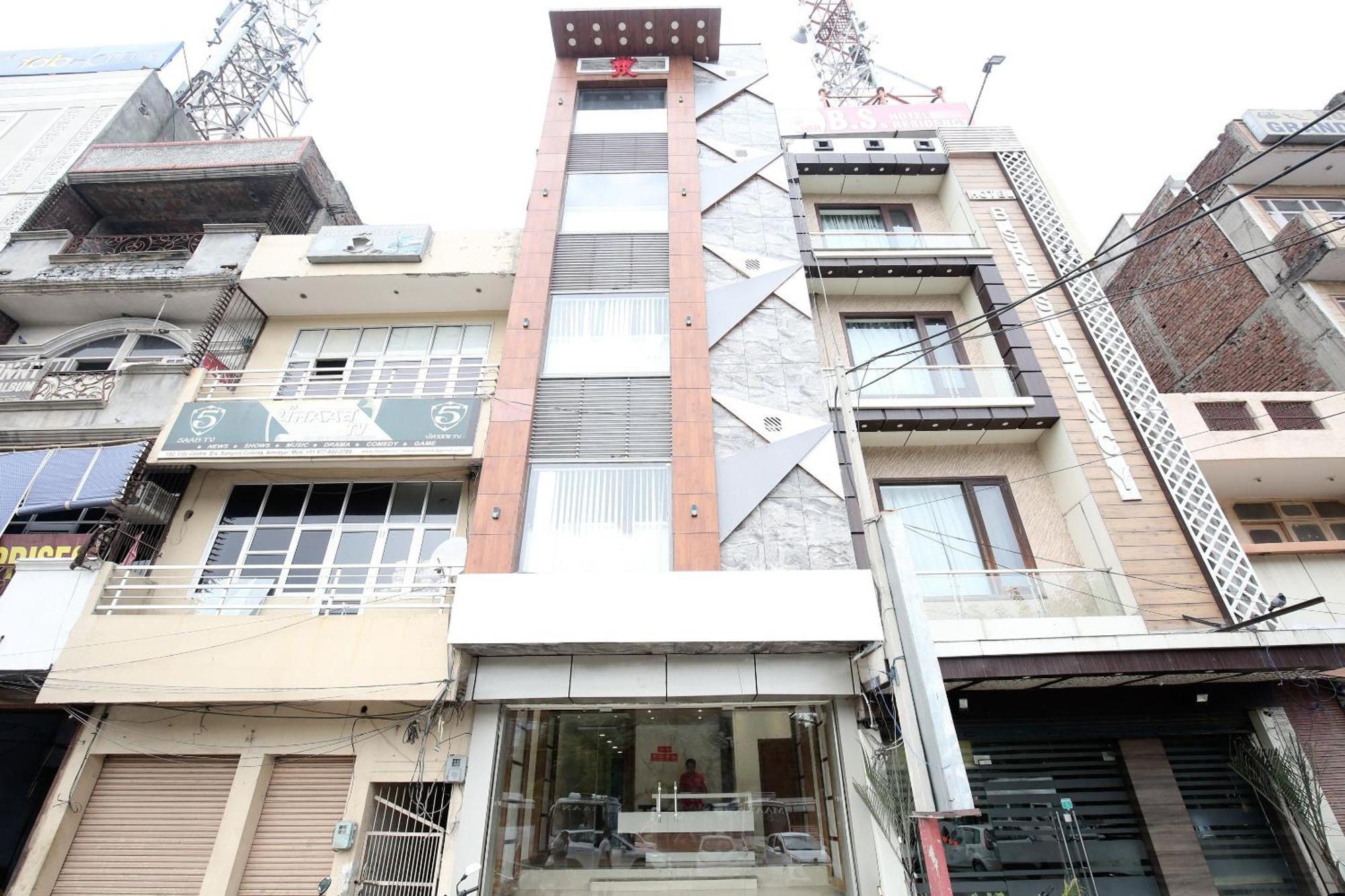 Oyo 17307 Hotel Kings Amritsar Bagian luar foto