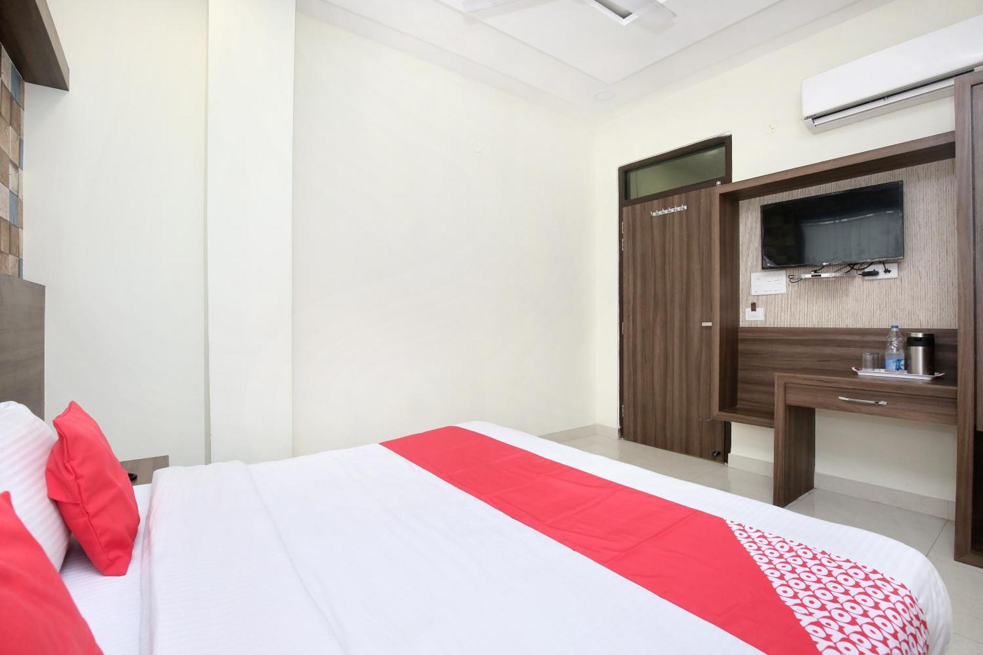 Oyo 17307 Hotel Kings Amritsar Bagian luar foto