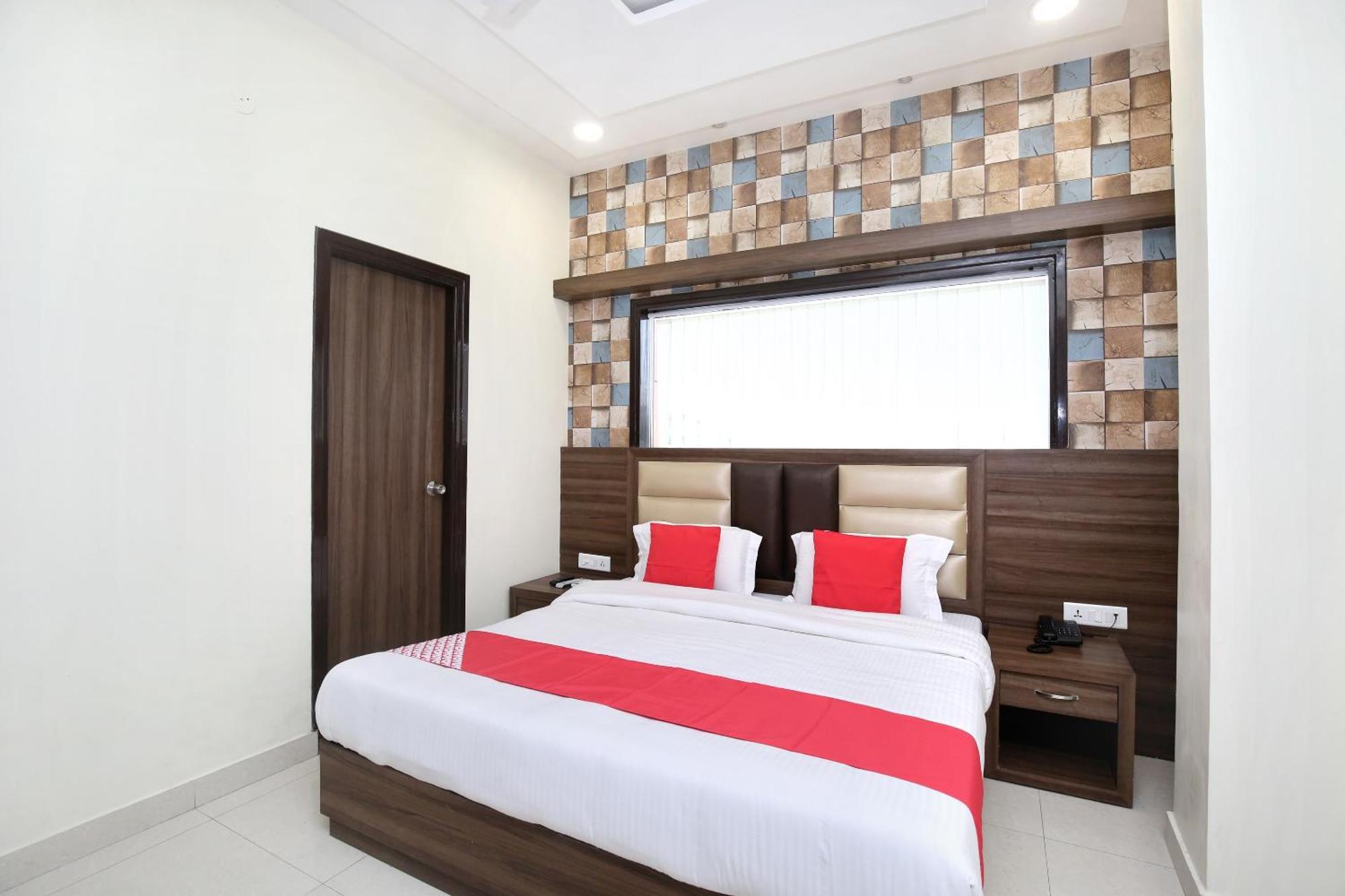 Oyo 17307 Hotel Kings Amritsar Bagian luar foto