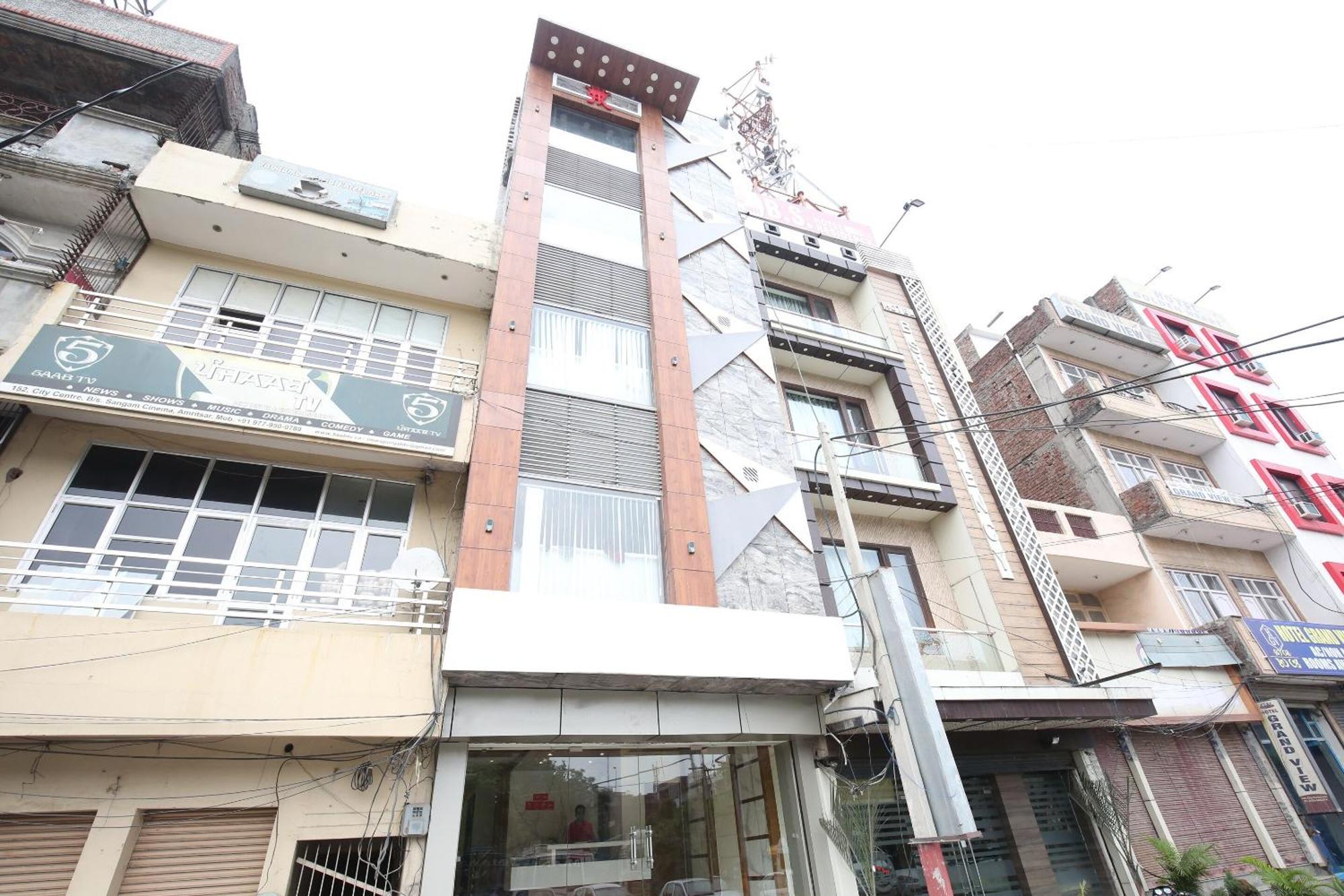 Oyo 17307 Hotel Kings Amritsar Bagian luar foto