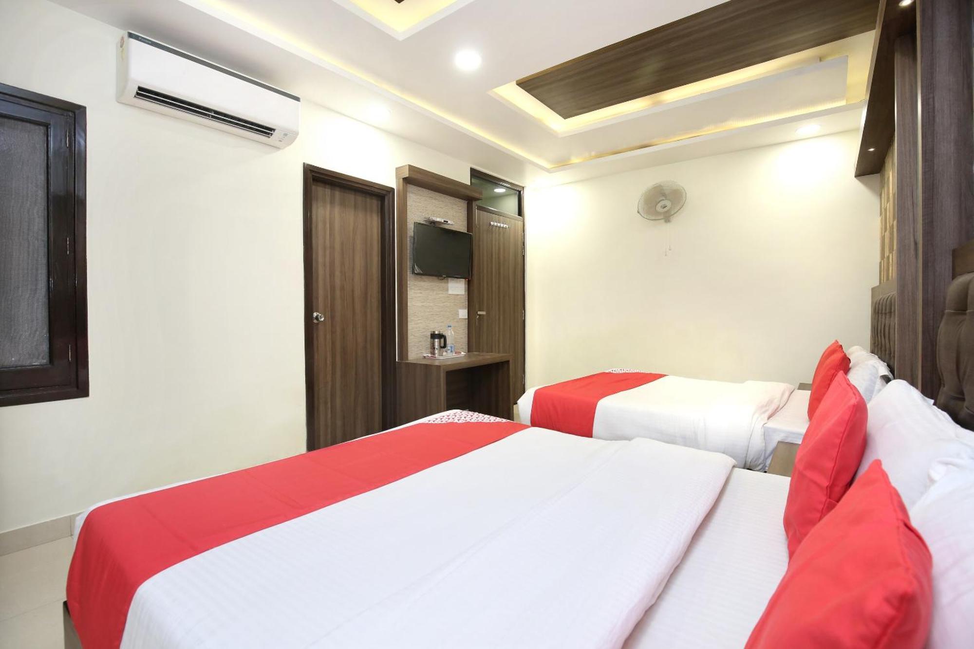 Oyo 17307 Hotel Kings Amritsar Bagian luar foto